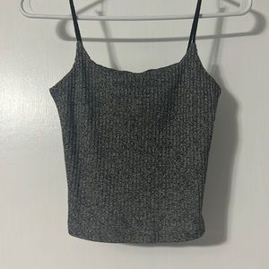 2 Women’s Cropped Tank-Tops.